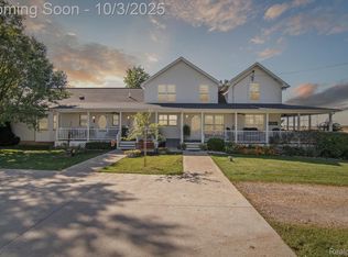 1052 S Otter Creek Rd, Monroe, MI 48161