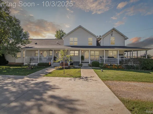 1052 S Otter Creek Rd, Monroe, MI 48161