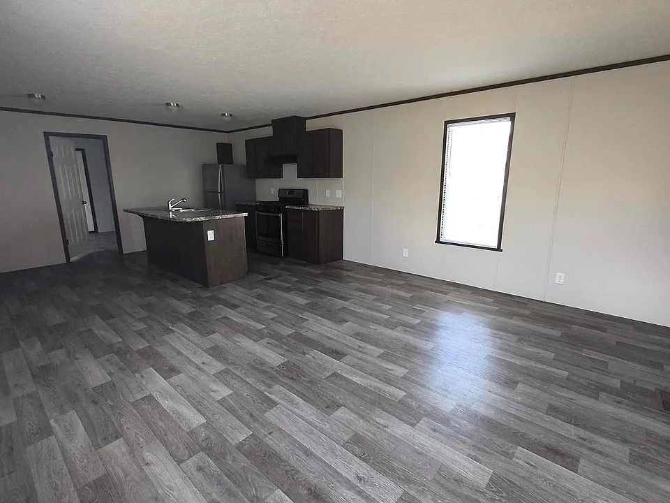 13 W Ashwood Dr