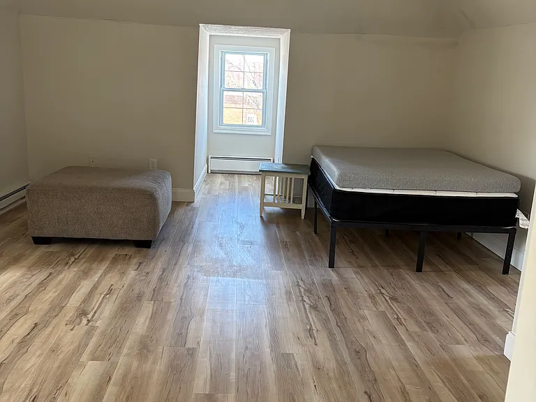 528 E Washington St #3 — Photo 5