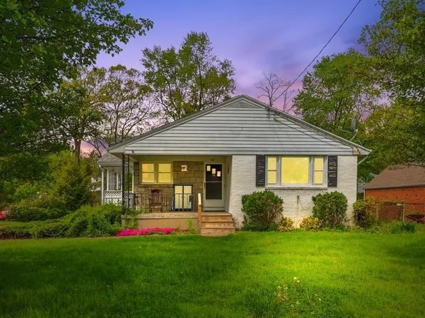56 Oakwood Road, Manchester, CT 06042