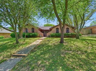 1814 Skyline Dr, Sherman, TX 75092
