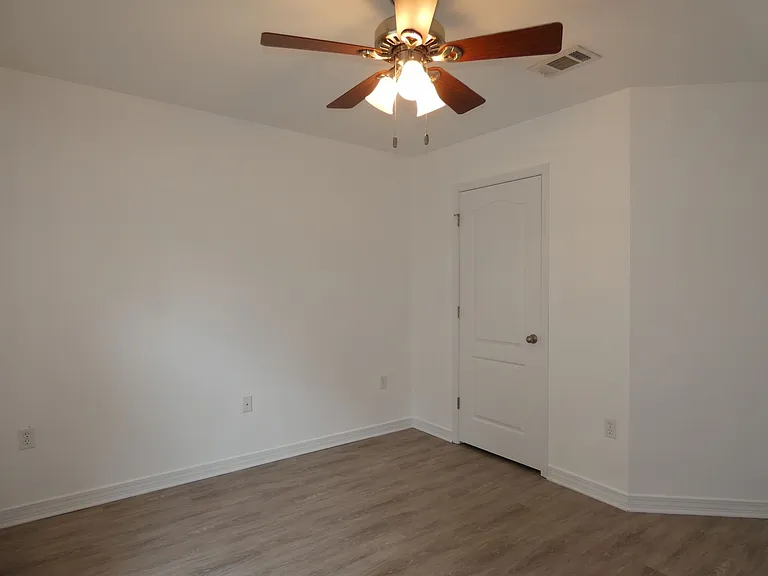 1712 Bay Pine Cir — Photo 17