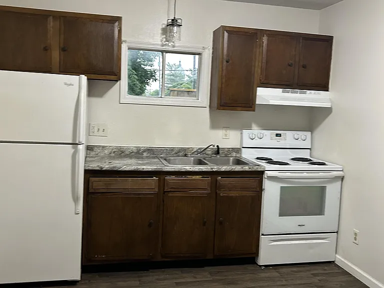1006 S College St #1 — Photo 4