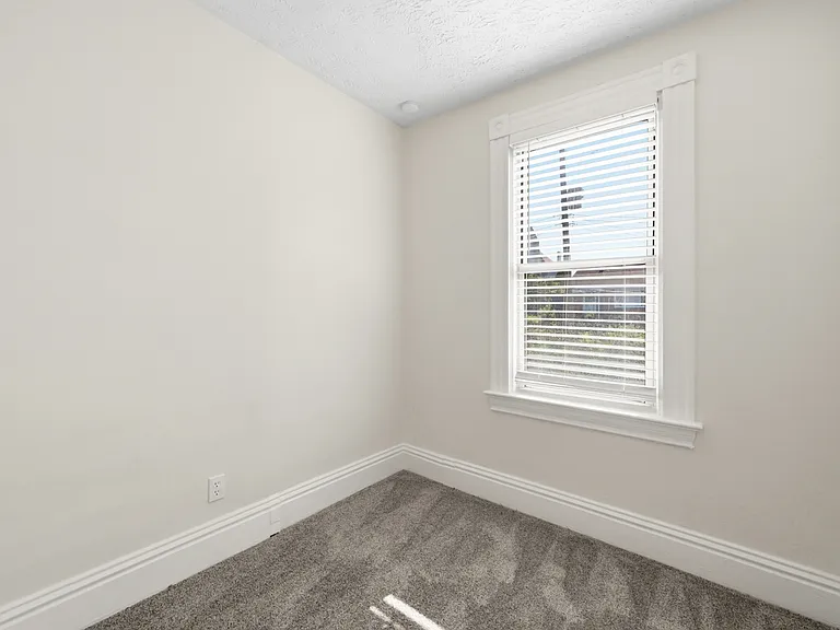 1642 Methyl St — Photo 8