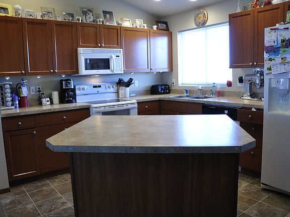 Kitchen, Upper Level