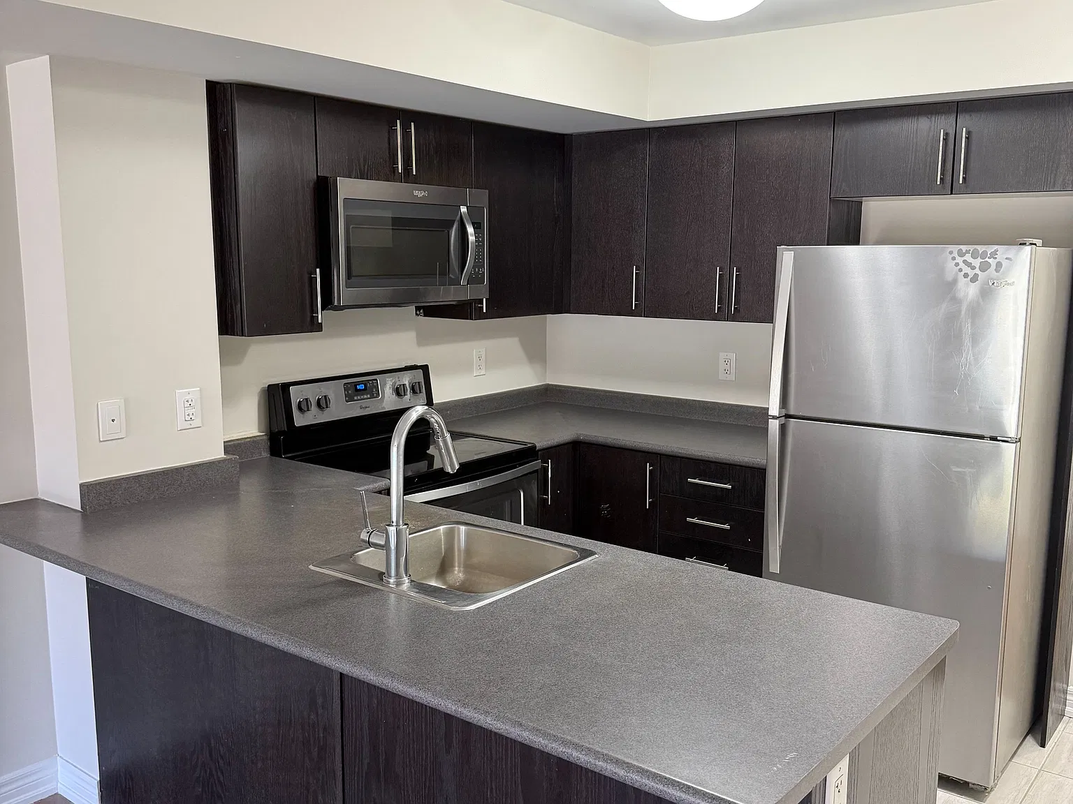 2 bed, $2,500 — Photo 4