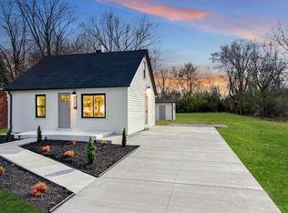 2940 Wisconsin Rd, Troy, MI 48083