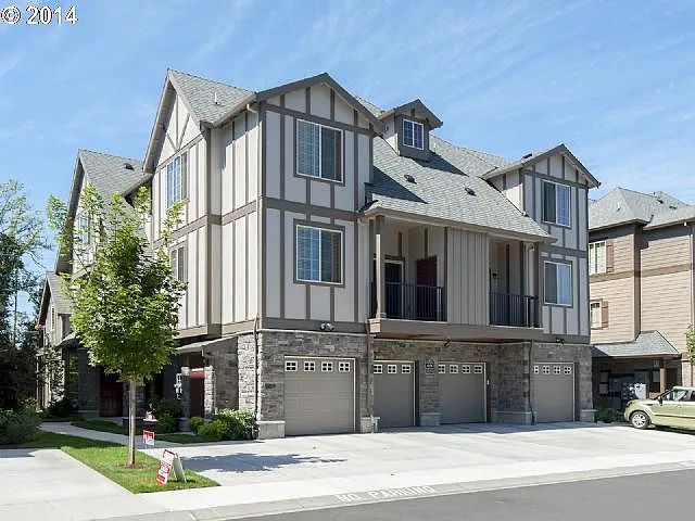 2 bed, 2.5 bath, 1715 sqft, $2,400 — Photo 1