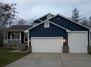 9556 Lakeside Trl N, Champlin, MN 55316