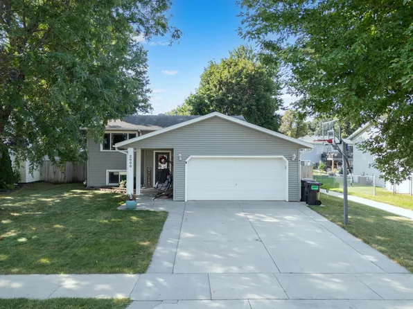 2000 23 1/2 St SE, Rochester, MN 55904