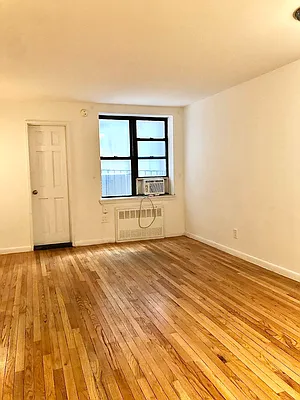 Rented by Waverly Realty Associates | media 4