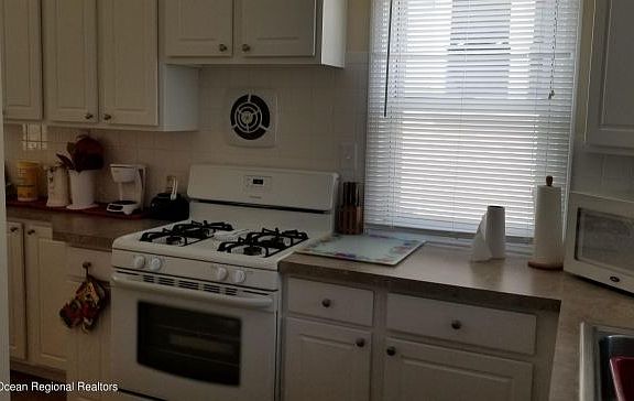 2nd image of 322 Dupont Ave