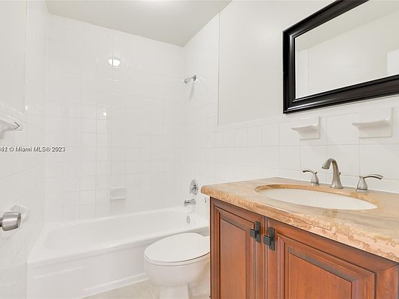 4th image of 4668 NW 9th Dr #4668