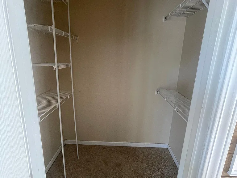 1045 Bush Ave — Photo 5