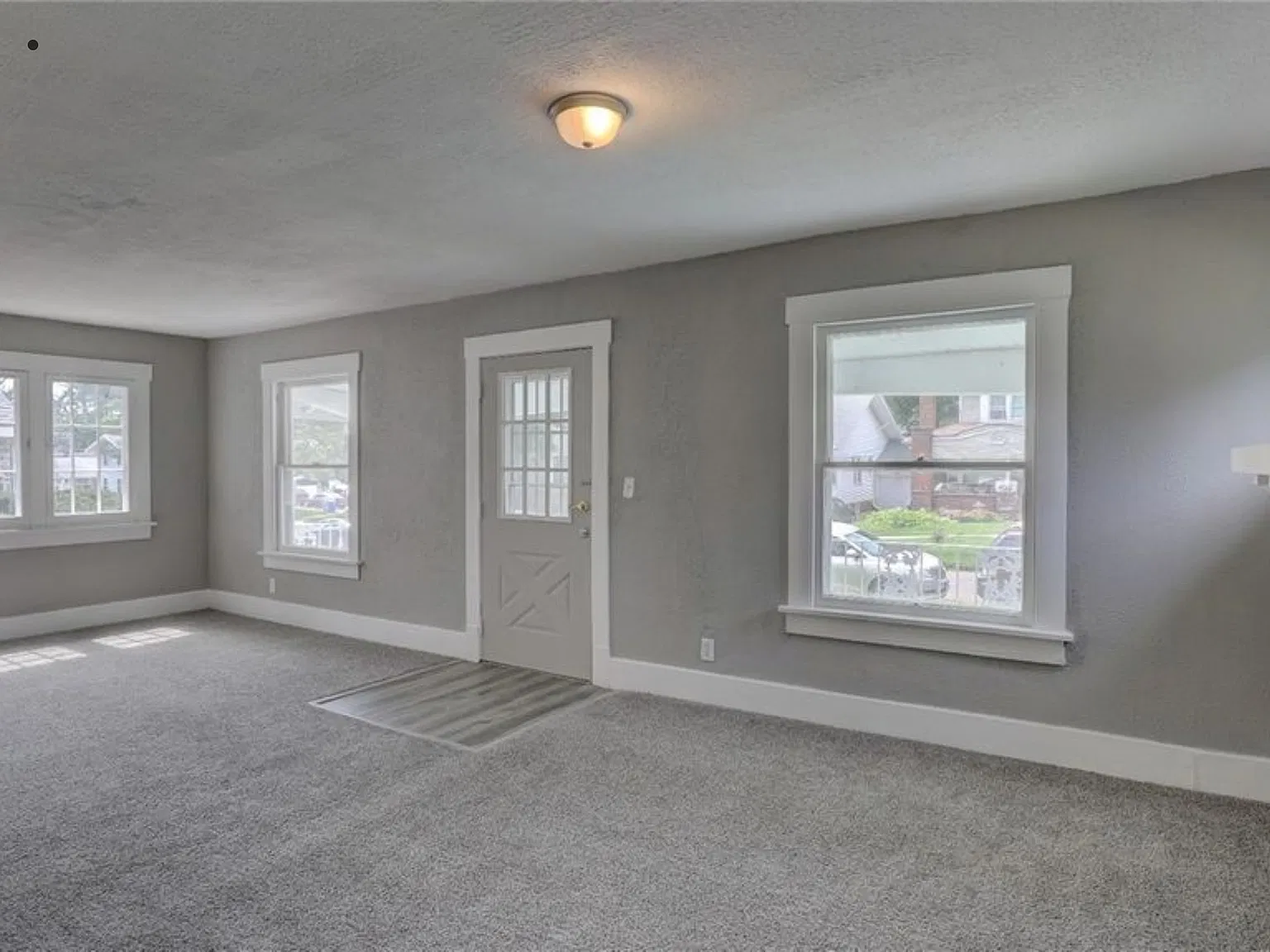 4 bed, 1.5 bath, 1560 sqft, $1,750 — Photo 2