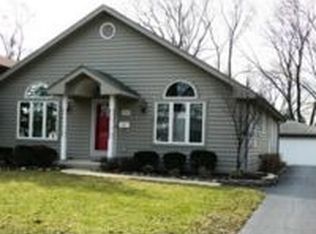 3303 Fremont St, Rolling Meadows, IL 60008