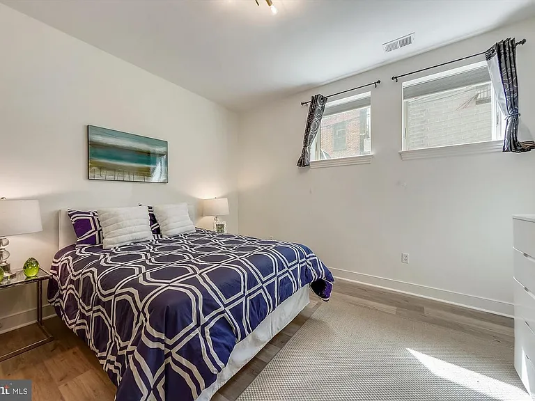 2360 Champlain St NW #1.4 — Photo 23