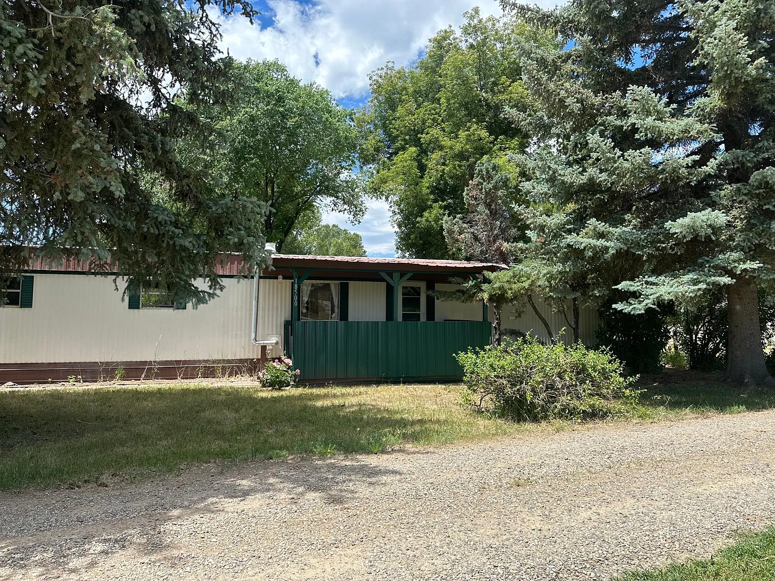 3 bed, 1300 sqft, $1,950 — Photo 1