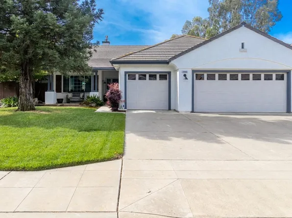 2066 Bedford Ave, Clovis, CA 93611