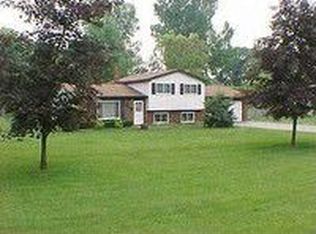 824 Miller Rd, Orion, MI 48362