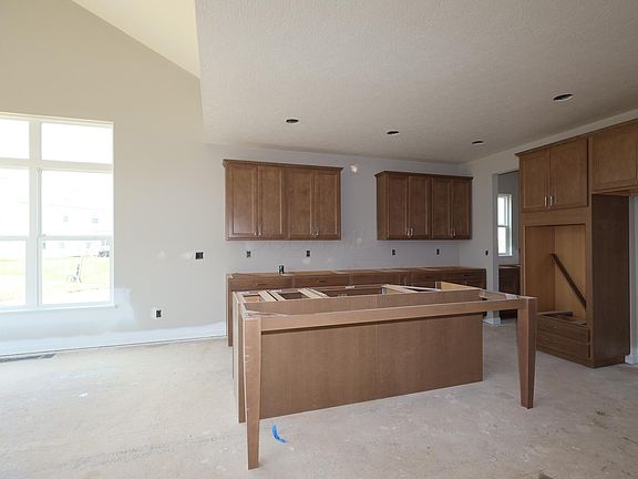 5th image of 10 Brynn Cir