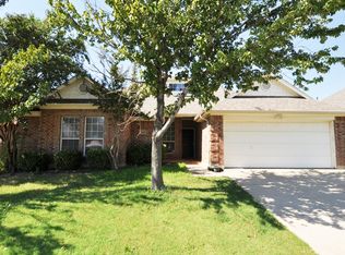 10105 Red Bluff Ln, Fort Worth, TX 76177