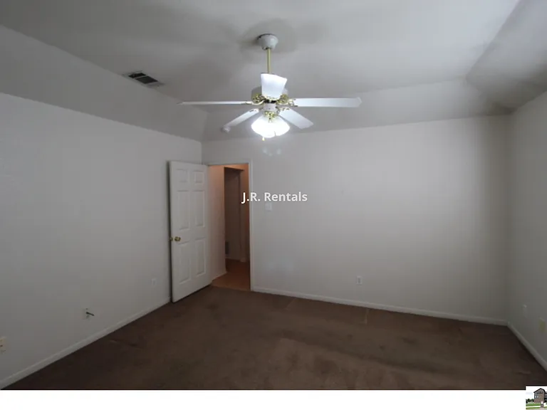 5211 James Loop — Photo 28