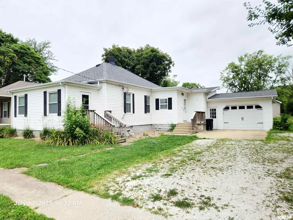 111 E 3rd Ave, Deer Creek, IL 61733