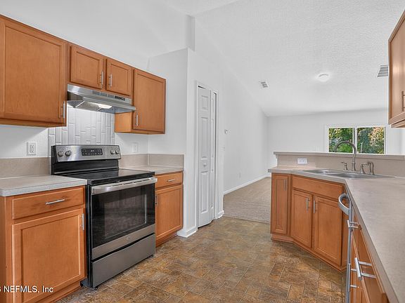 4th image of 13818 GOODSON Place