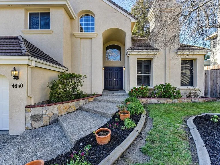 4650 Dorchester Ln — Photo 39