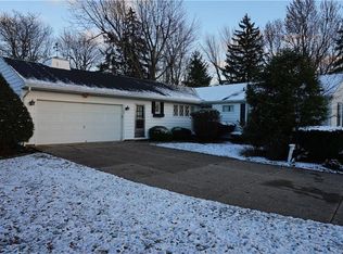 24 Wayside Ct, Amherst, NY 14226