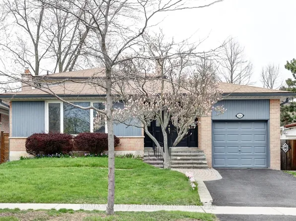 2513 Thorn Lodge Dr, Mississauga, ON L5K 1K8