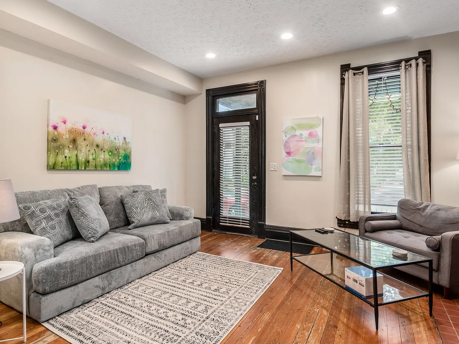 2 bed, 1.5 bath, 1600 sqft, $2,150 — Photo 2