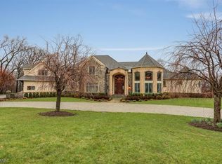 2 Park Ridge Ct, Chester, NJ 07930