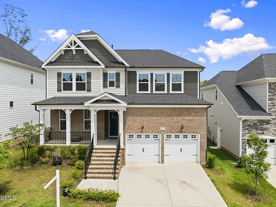 1st image of 821 Challenger Ln