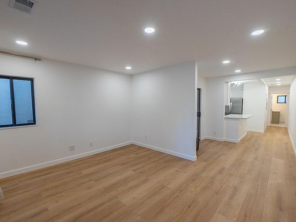 5th image of 209 Santa Maria Ave