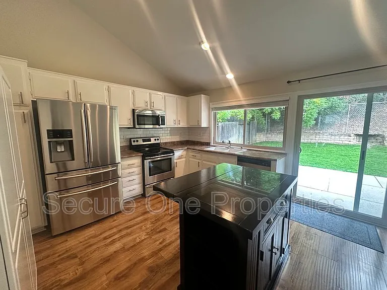 29362 Hillrise Dr — Photo 10