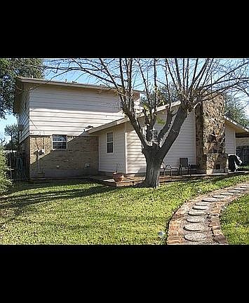3rd image of 108 Bonnie Pl