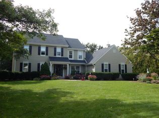 N102W15121 Raintree Ct, Germantown, WI 53022