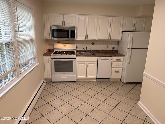 4th image of 364 Westwood Ave APT 3