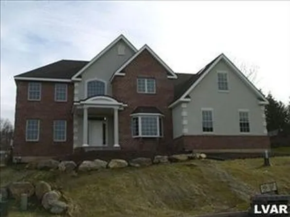 2967 Kristin Ct, Center Valley, PA 18034