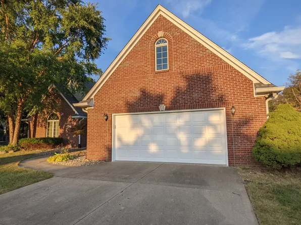 661 Woodview Dr, Whiteland, IN 46184