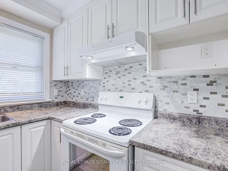 855 Simcoe St N #3 — Photo 35