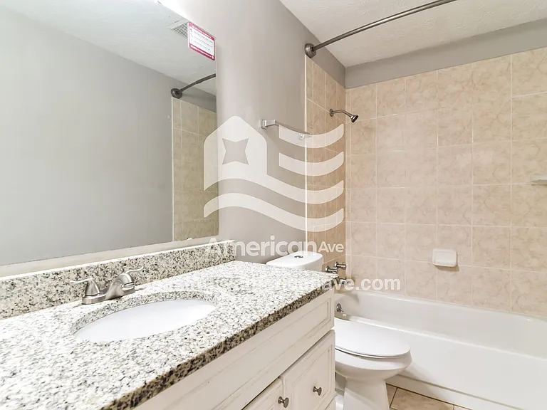 925118_006_main_bathroom_13934647.jpg