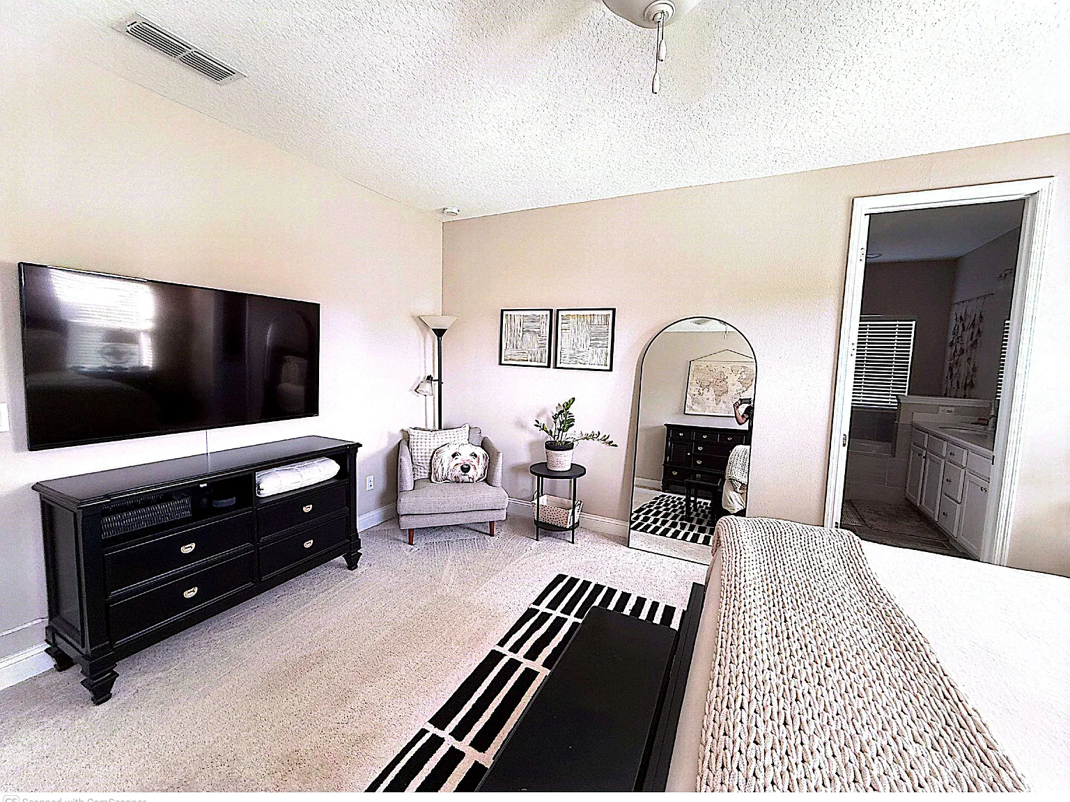 4 bed, 2295 sqft, $3,395 — Photo 4