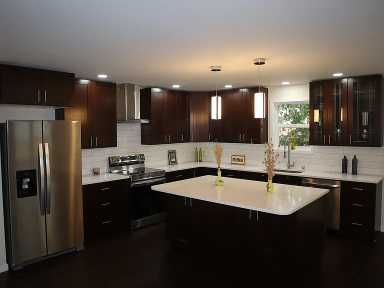 9504 Farwest Dr SW — Photo 4