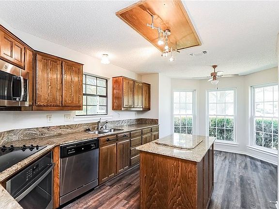 3rd image of 10211 Holly Grove Dr