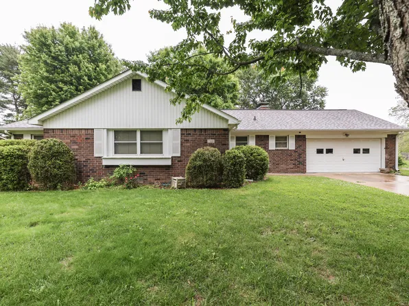 703 Hillcrest Dr, Greenwood, IN 46142