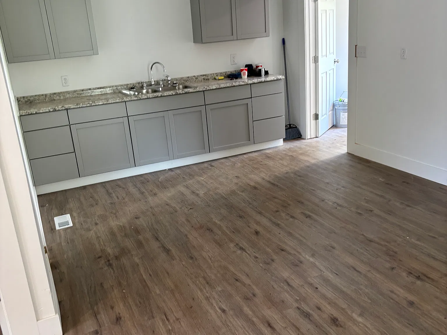 618 E 7th Ave — Photo 3